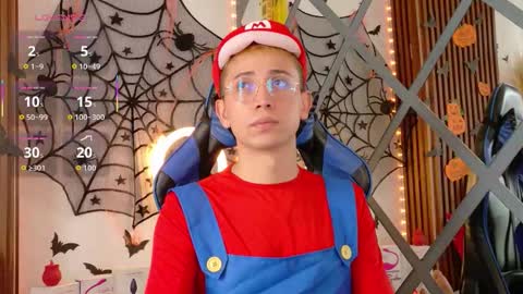 Christopher  Chris online show from October 25, 1:02 pm