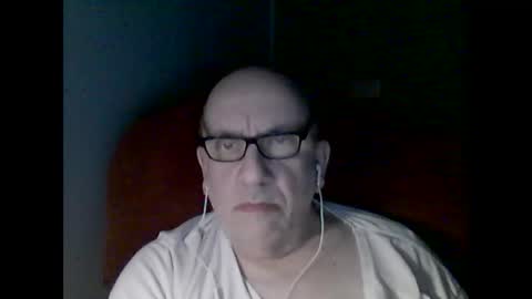 Snapshot of needlesslove chatting on September 18, 1:51 am Tom online show from September 18, 1:51 am