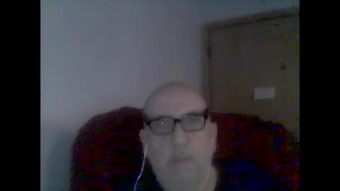 Snapshot of needlesslove chatting on March 1, 11:26 pm Tom online show from March 1, 11:26 pm