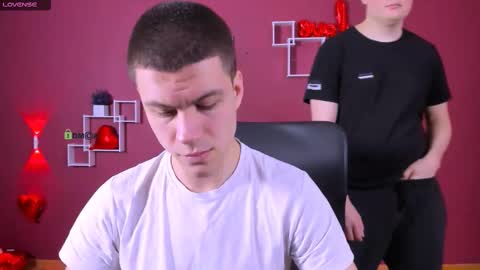 neo_raze_ online show from February 18, 8:39 pm