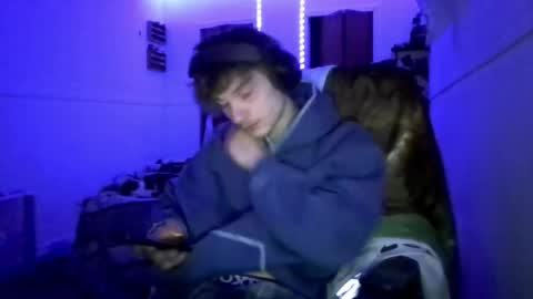 nephew_p online show from June 3, 2:24 am