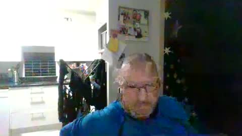 Snapshot of nesuk chatting on December 13, 10:34 pm nesuk online show from December 13, 10:34 pm