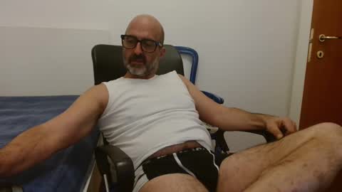 simi online show from October 1, 6:23 pm