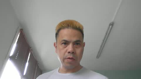 nguyen7788789 online show from May 3, 7:33 am