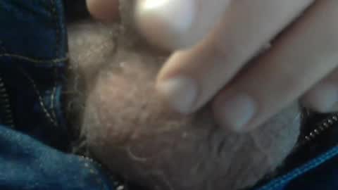 Snapshot of ni983 chatting on December 11, 9:10 am ni983 online show from December 11, 9:10 am