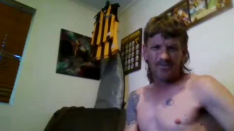 Snapshot of niceozziecockxxx chatting on January 15, 9:41 pm Sexiishaine online show from January 15, 9:41 pm