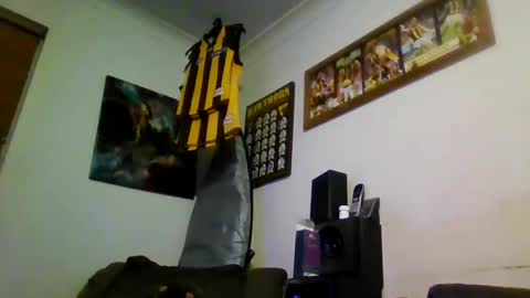 Snapshot of niceozziecockxxx chatting on January 5, 7:28 pm Sexiishaine online show from January 5, 7:28 pm