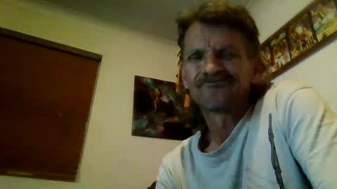 Snapshot of niceozziecockxxx chatting on December 28, 8:15 pm Sexiishaine online show from December 28, 8:15 pm