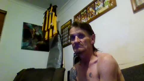 Snapshot of niceozziecockxxx chatting on February 15, 12:33 pm Sexiishaine online show from February 15, 12:33 pm