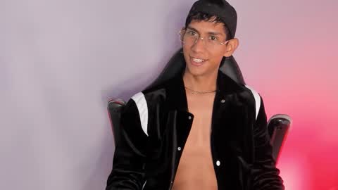 Nick online show from September 25, 9:24 pm