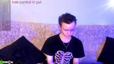 nick_kule online show from November 22, 9:03 pm