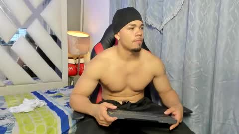 nico_blaze7 online show from February 6, 12:57 pm