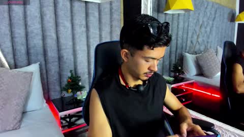 Nicolai online show from December 22, 12:13 pm