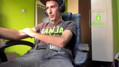 L. Nicolas online show from November 14, 7:43 am