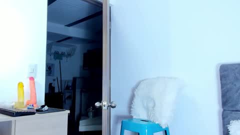 nicolastorres__ online show from November 12, 8:42 am