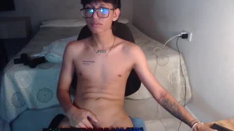 Snapshot of niklaus_wolf chatting on September 11, 4:22 am niklaus_wolf online show from September 11, 4:22 am