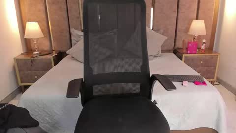 Niko Stone online show from March 12, 5:48 am