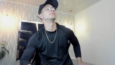 Noah online show from March 23, 5:19 pm