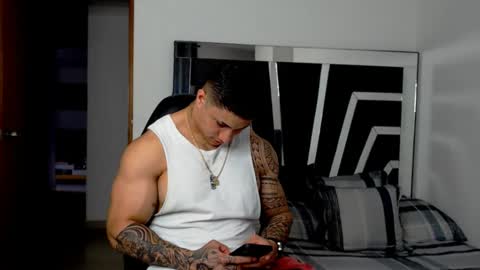 Noah Harris01 online show from December 2, 10:21 pm