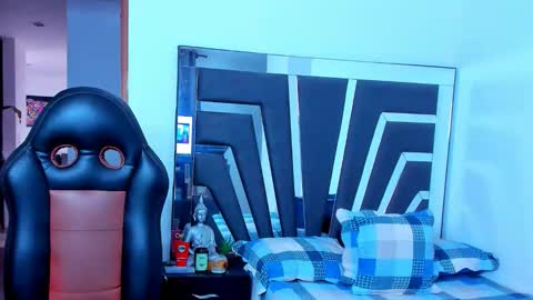 Noah Harris01 online show from February 10, 11:59 am