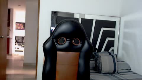 Noah Harris01 online show from February 17, 12:59 pm