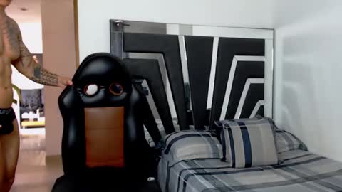 Noah Harris01 online show from September 10, 1:54 pm