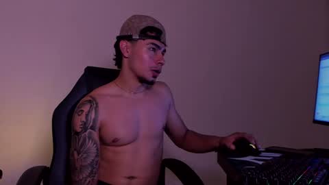 noah_sins_ online show from April 22, 9:25 am