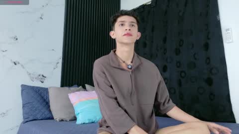 noah tyler  online show from April 9, 7:53 pm