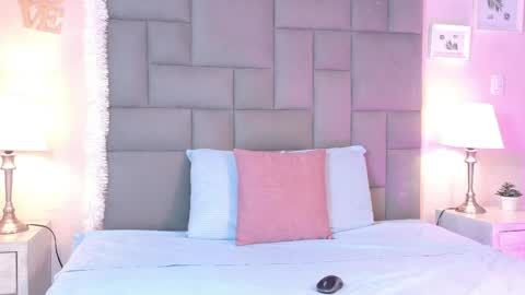 Noah   online show from April 8, 4:05 pm