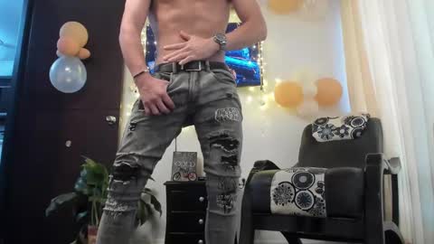 LIAM- noah online show from December 8, 12:41 pm