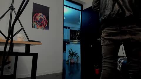 LIAM- noah online show from January 3, 12:30 pm