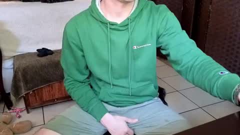 Snapshot of nobudget06 chatting on March 2, 5:52 pm nobudget06 online show from March 2, 5:52 pm