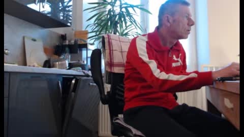 Snapshot of normuc chatting on March 3, 11:06 am Normuc online show from March 3, 11:06 am