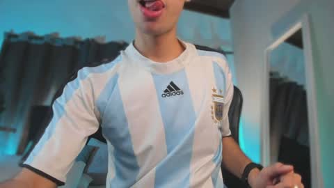 Nova online show from April 6, 9:15 pm