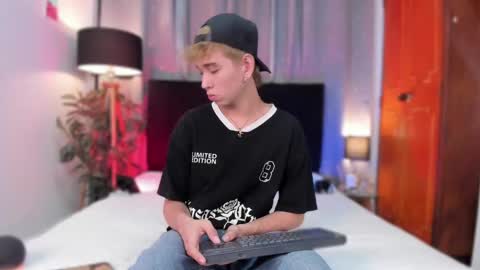 NovayBrian online show from January 11, 4:06 am