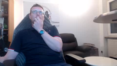 nursefan online show from November 3, 7:04 pm