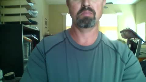 nvrenuff1979 online show from April 14, 9:14 pm