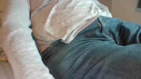 Snapshot of obedient9402 chatting on December 17, 1:49 pm obedient9402 online show from December 17, 1:49 pm