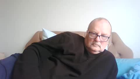 old_fkr online show from February 16, 10:21 am