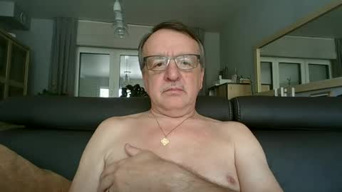 oldtimer160162493 online show from June 17, 1:02 pm