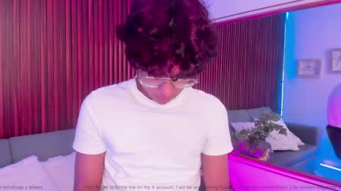 oliver20__ online show from June 12, 9:56 pm