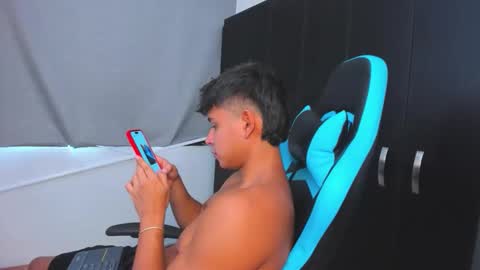 Oliver bray online show from November 19, 9:47 pm