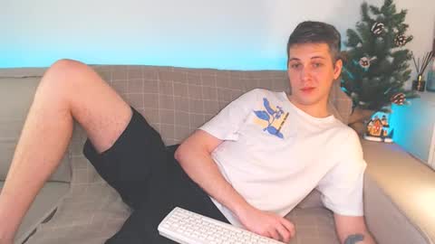 Oliver online show from December 28, 3:48 pm