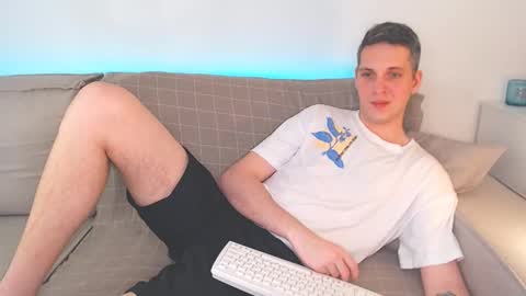 Oliver online show from March 5, 12:55 pm