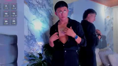 oliver mr  online show from March 10, 9:10 pm