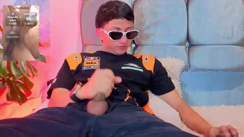 oliver mr  online show from March 24, 10:13 pm