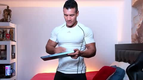 oliver_tommy online show from September 9, 1:43 pm