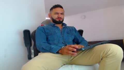 Snapshot of oliverdrew1 chatting on September 23, 1:10 pm oliver online show from September 23, 1:10 pm