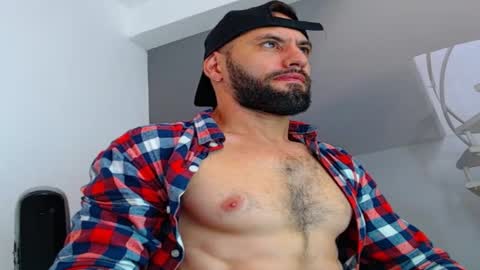 Snapshot of oliverdrew1 chatting on September 9, 7:02 pm oliver online show from September 9, 7:02 pm