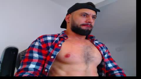 Snapshot of oliverdrew1 chatting on October 1, 6:12 pm oliver online show from October 1, 6:12 pm